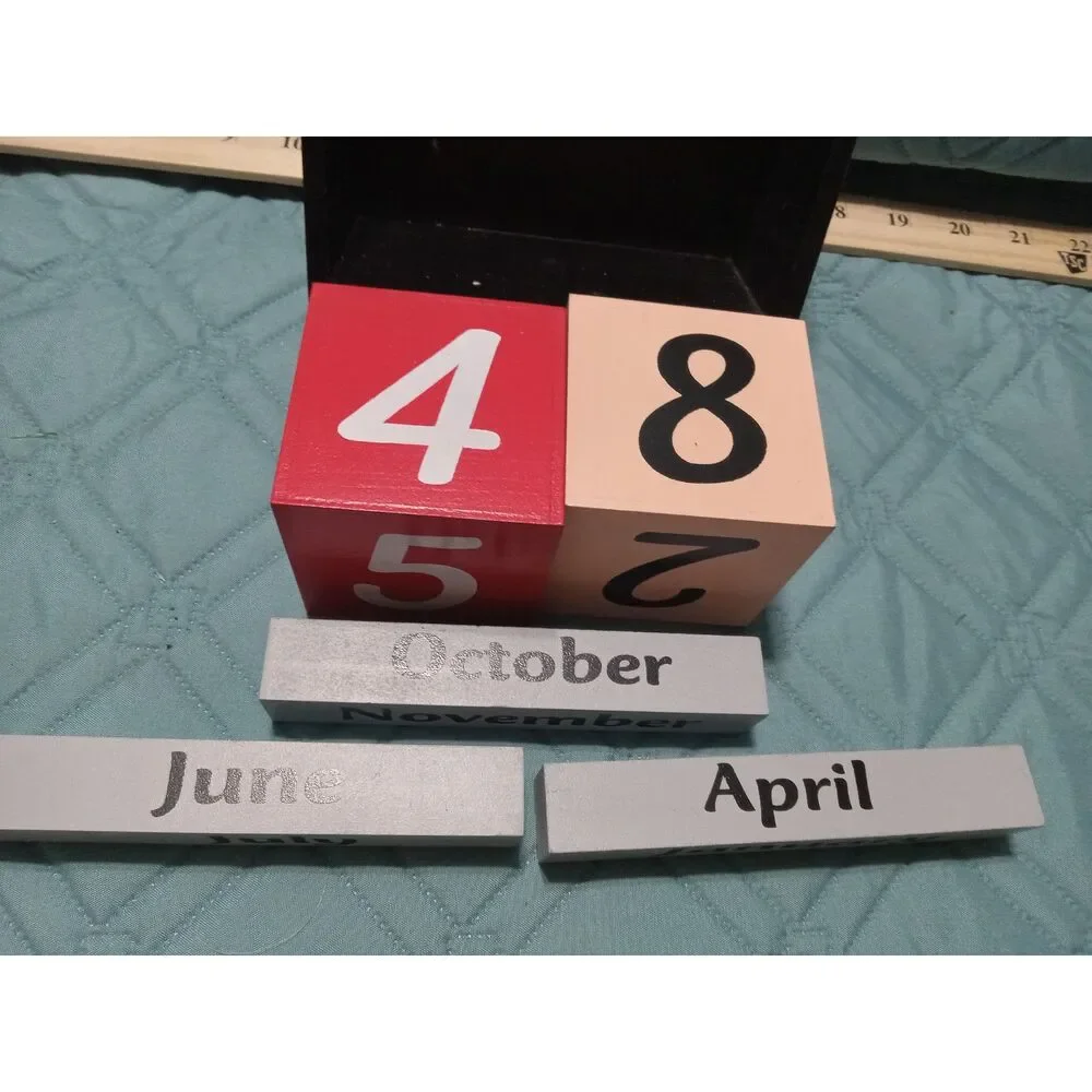 Stranger Things Block Calendar Perpetual Wood Dice Calendar Desk Display Scene